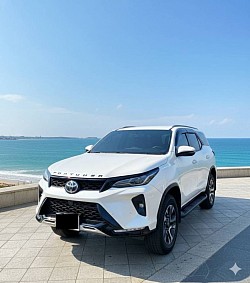 เหมารถ toyota fortuner โทร 0921019889